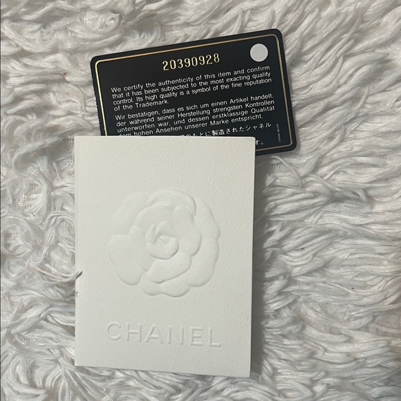 Chanel Jumbo Classic Double Flap Handbag. - Picture 11 of 11